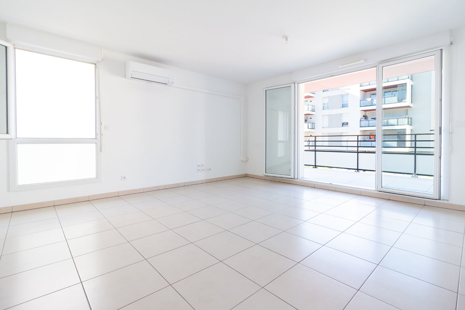 Photo Appartement Vitrolles 3 pièce(s) 59 m2 + 2 stationnements image 5/6