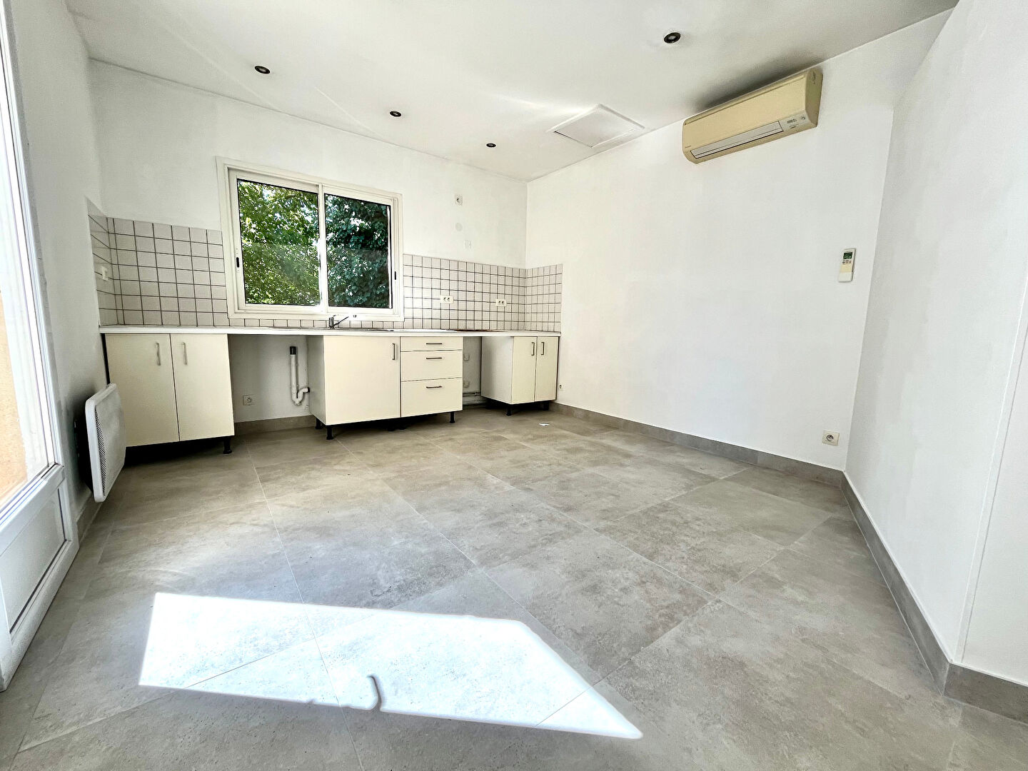 Photo Aix en Provence maison 5 pièces 120m2 image 3/6