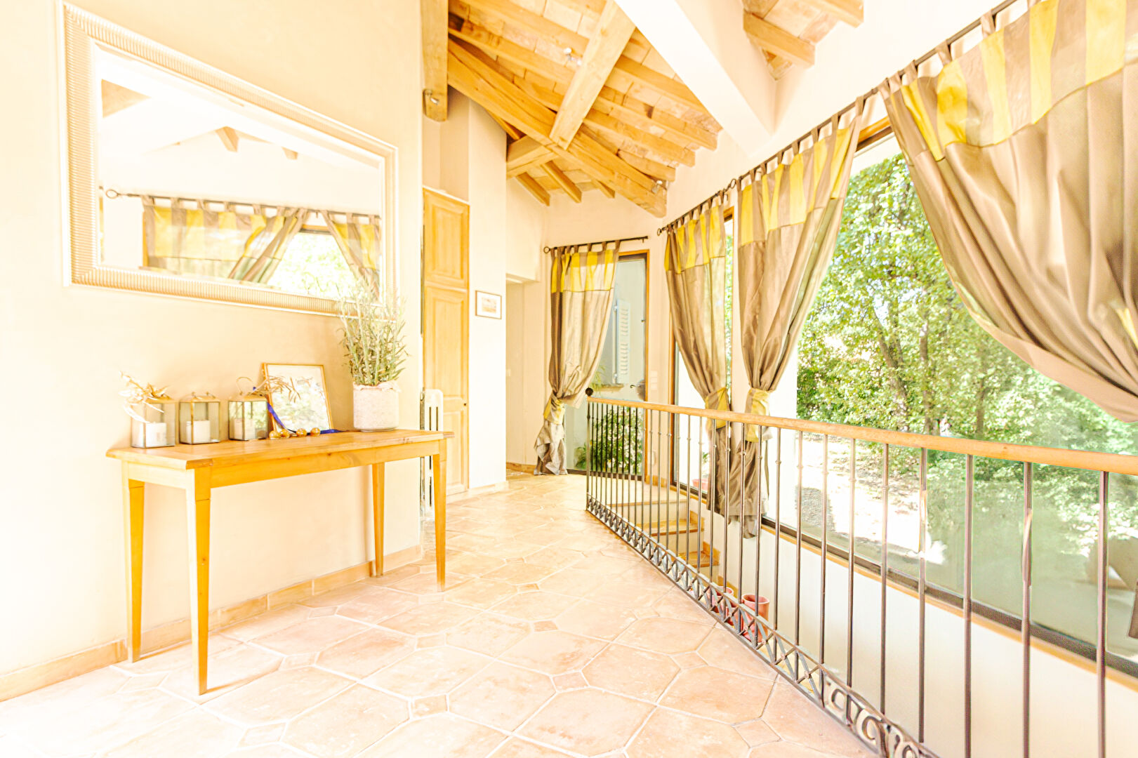 Photo Grande maison familiale avec piscine à 20 minutes d'Aix en Provence image 2/6