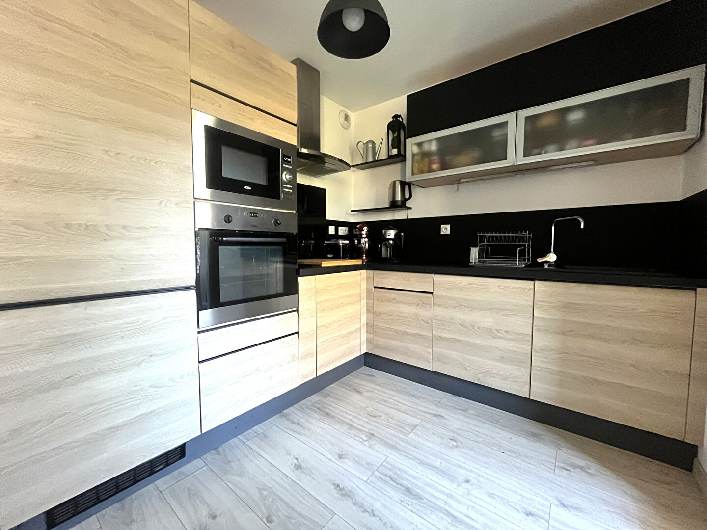 Photo Appartement 2 pièces de 43 m² avec terrasse et 2 parkings image 2/6