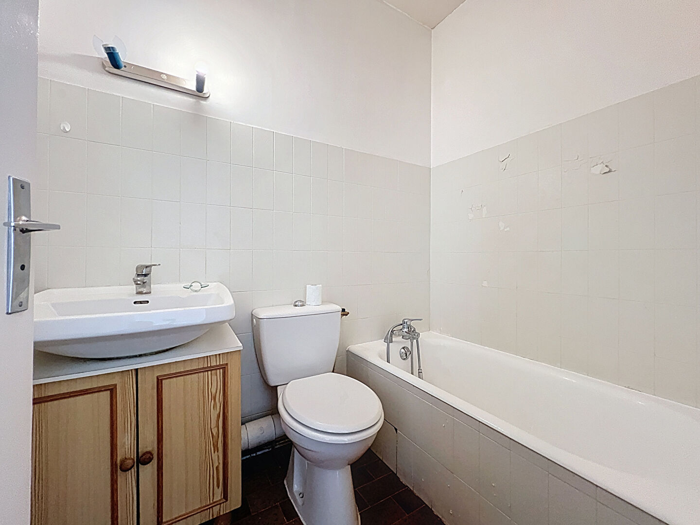 Photo AIX EST,  T1 résidence standing, ascenseur, terrasse, parking. image 3/6