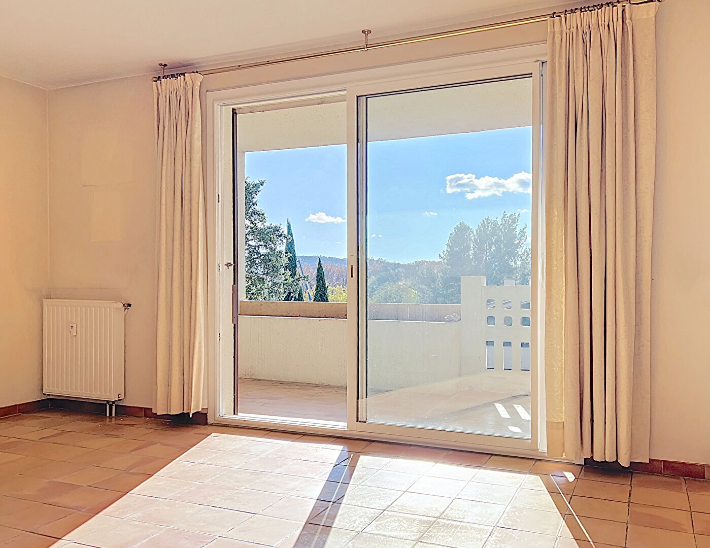 La torse, spacieux T4/5 résidence avec piscine.