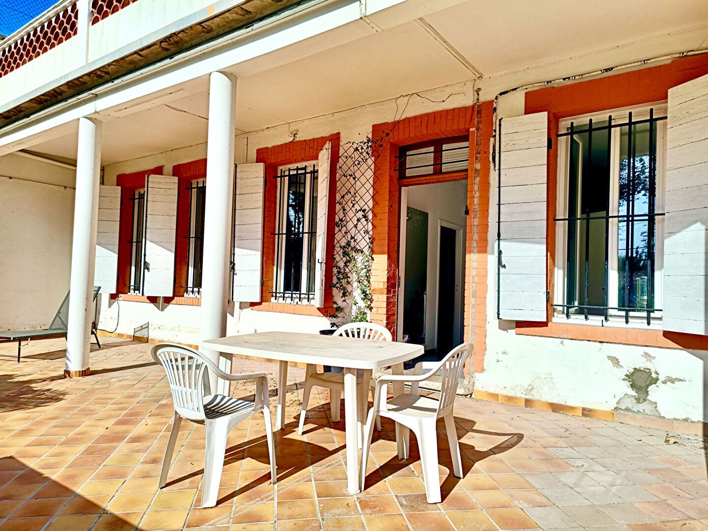 Photo Maison individuelle T4 -230m² au sol avec jardin, terrasses, stationnement, dépendance image 2/6