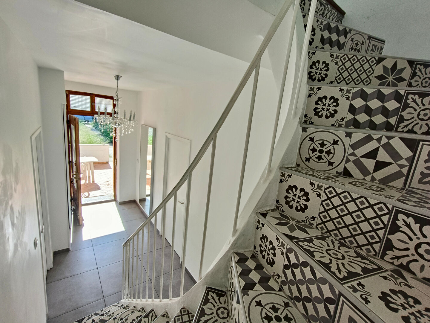 Photo Maison individuelle T4 -230m² au sol avec jardin, terrasses, stationnement, dépendance image 4/6