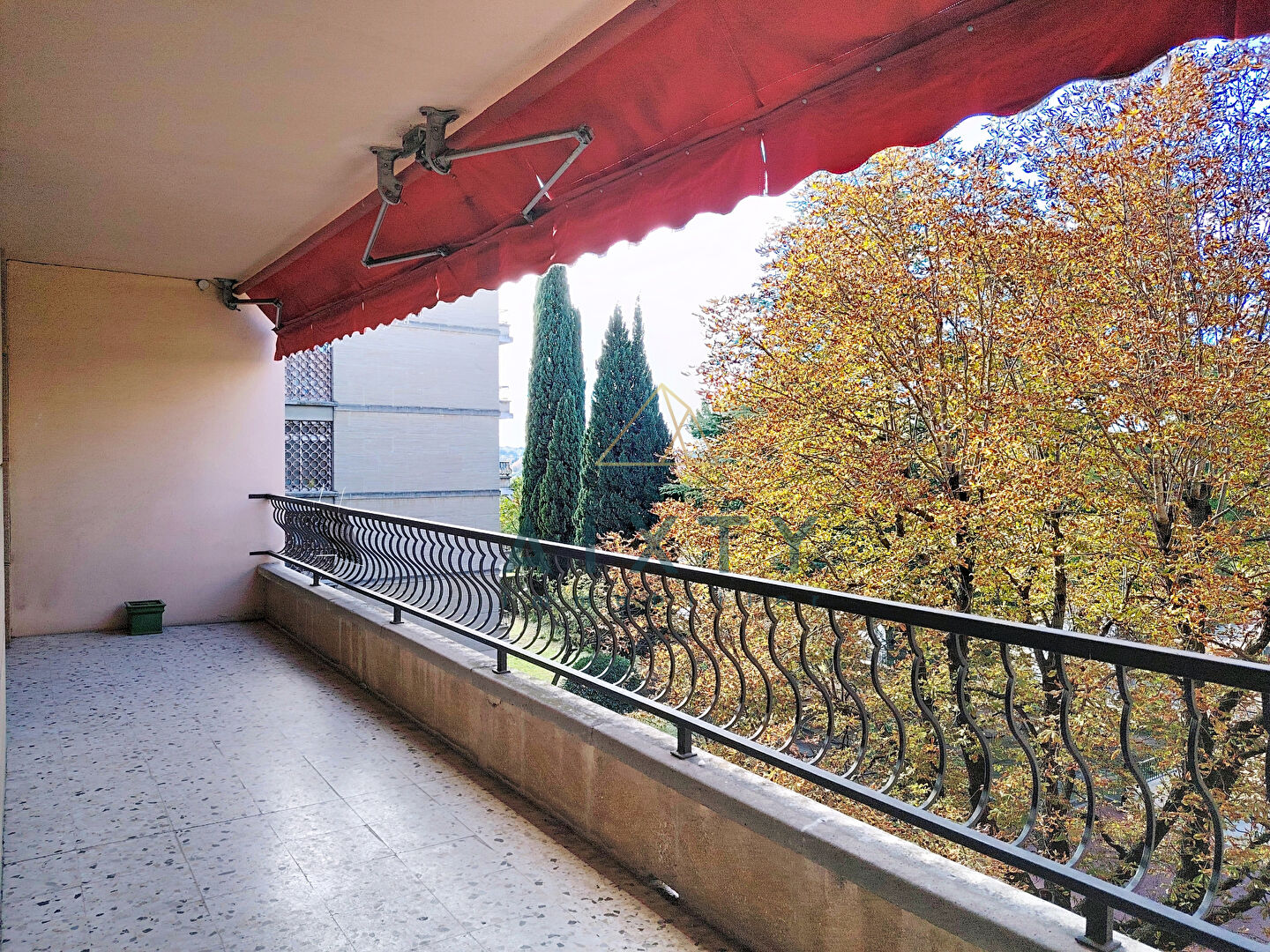 Photo Magnifique appartement centre ville à pied , dans belle résidence avec ascenseur, garage et cave image 2/6