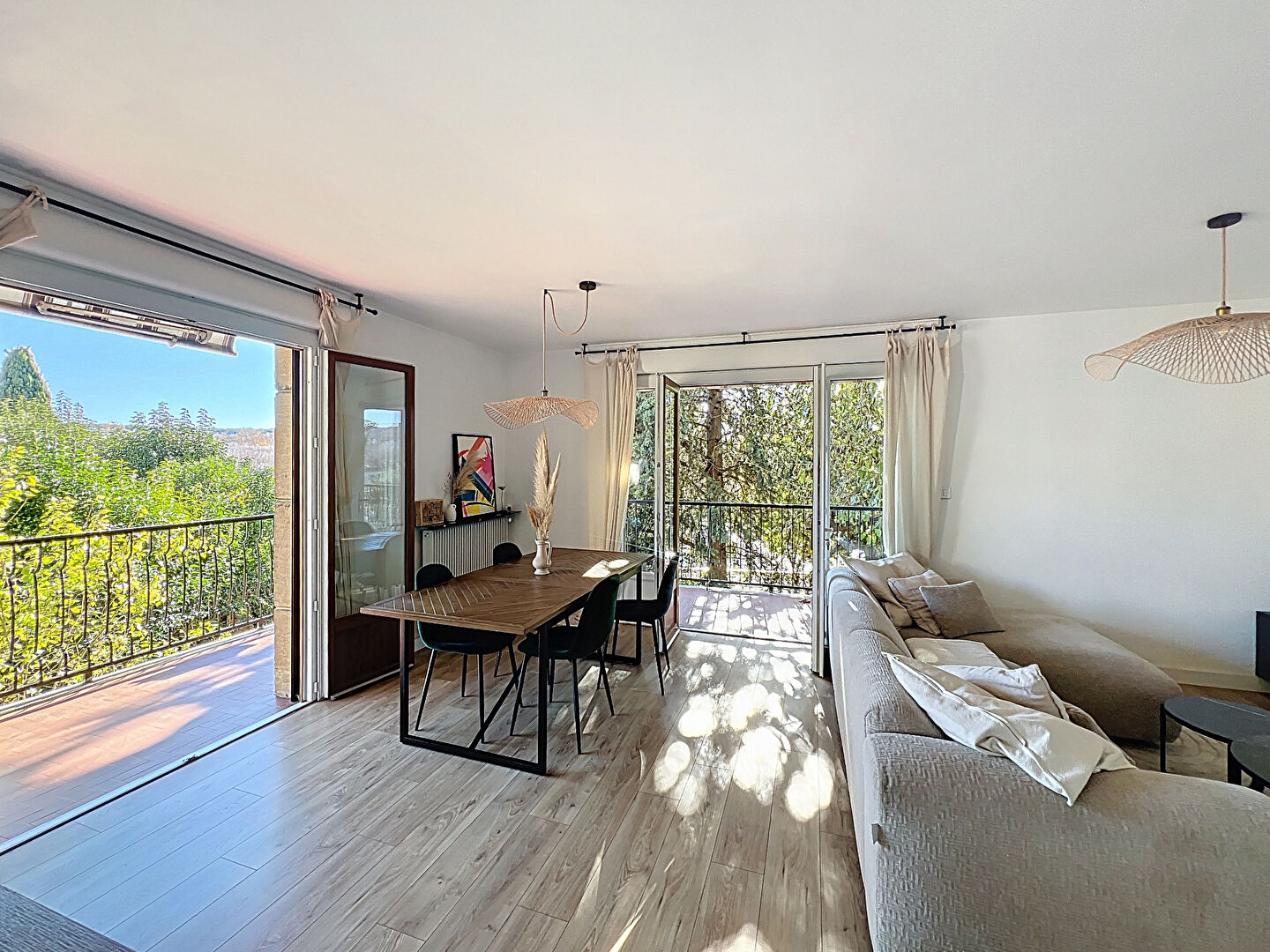 Photo AIX PIGONNET,  DEUX CHAMBRES , GRAND JARDIN image 2/6