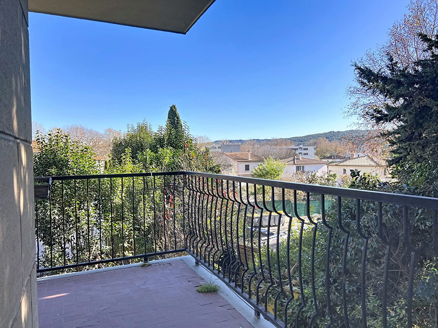 Photo AIX PIGONNET,  DEUX CHAMBRES , GRAND JARDIN image 4/6