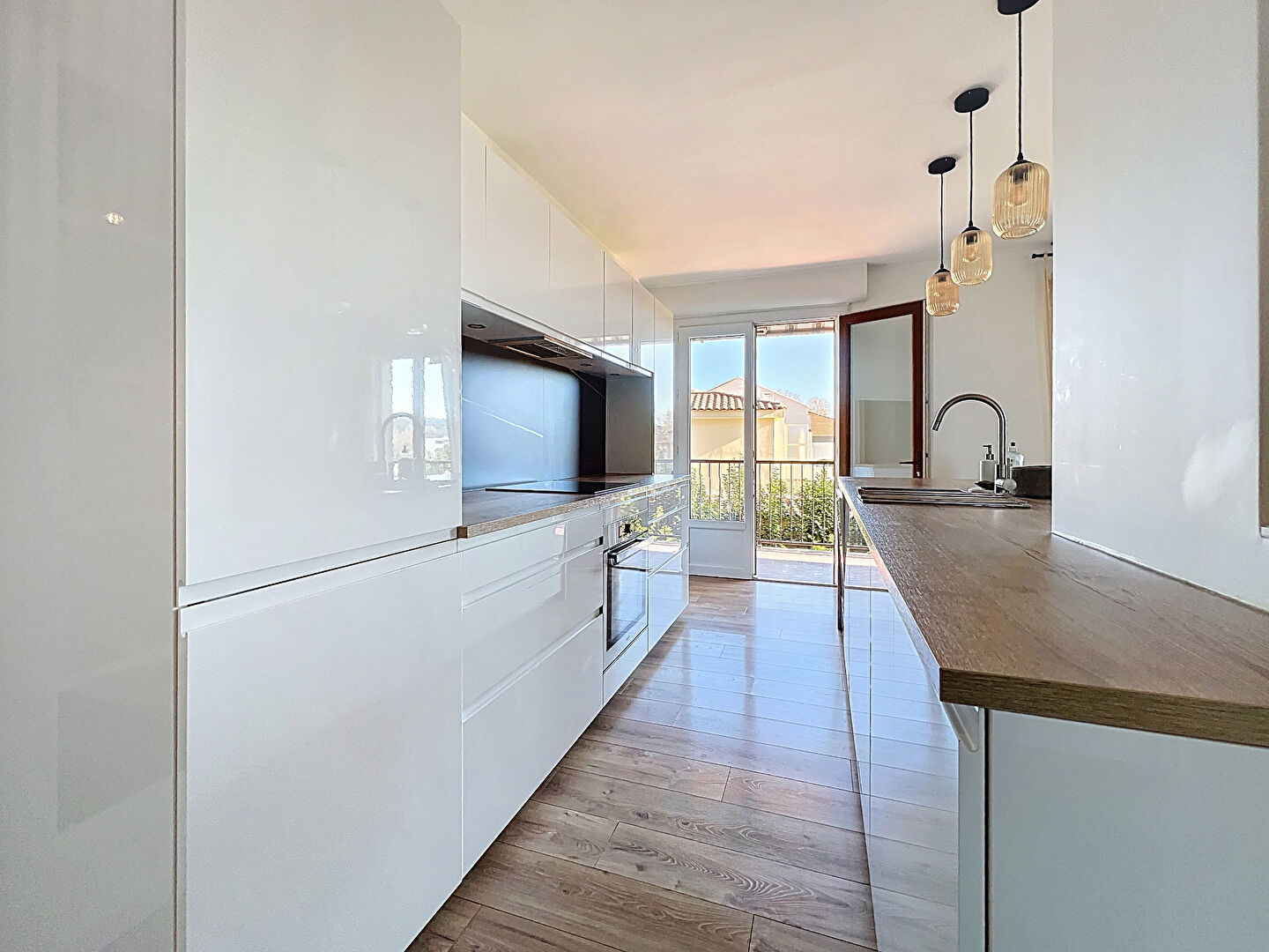 Photo AIX PIGONNET,  DEUX CHAMBRES , GRAND JARDIN image 6/6