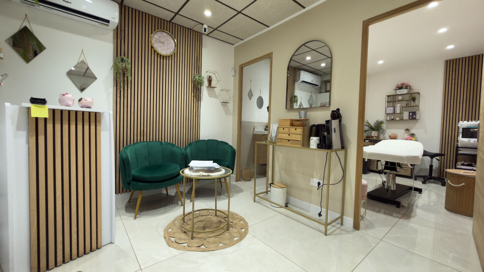 Fonds de commerce Institut de beauté/Onglerie. Simiane-Collongue