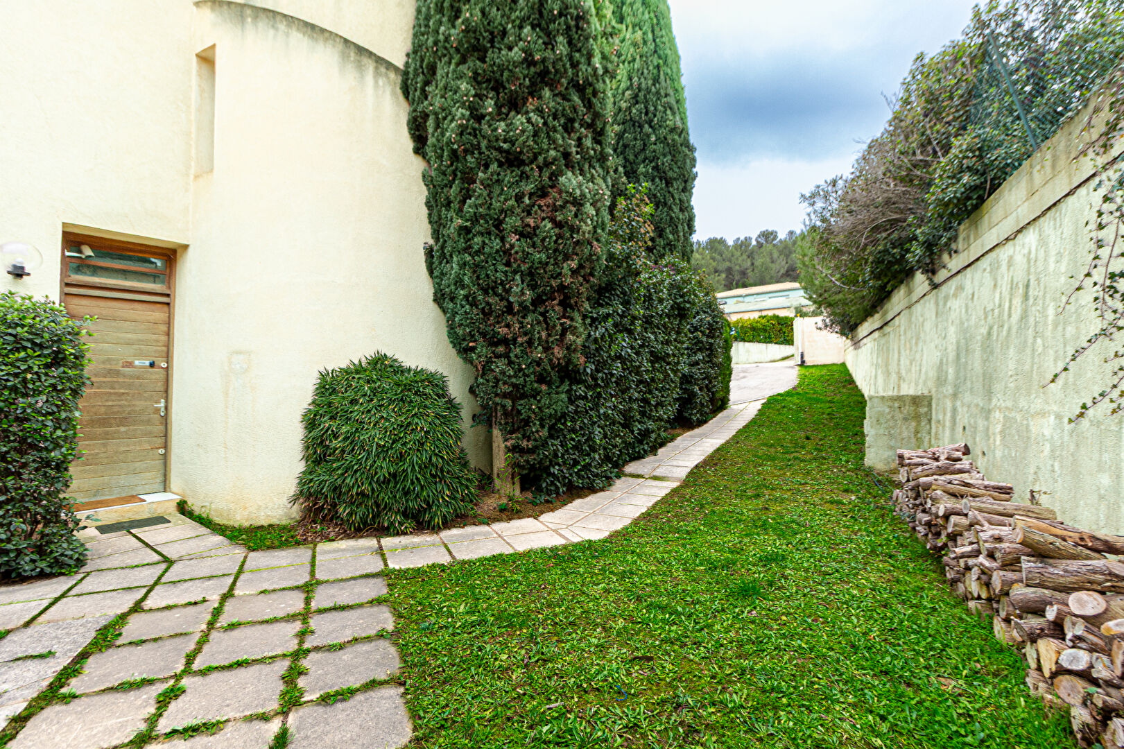 Photo Maison de 155 m2 + Salle de réception 610 m2 image 2/6