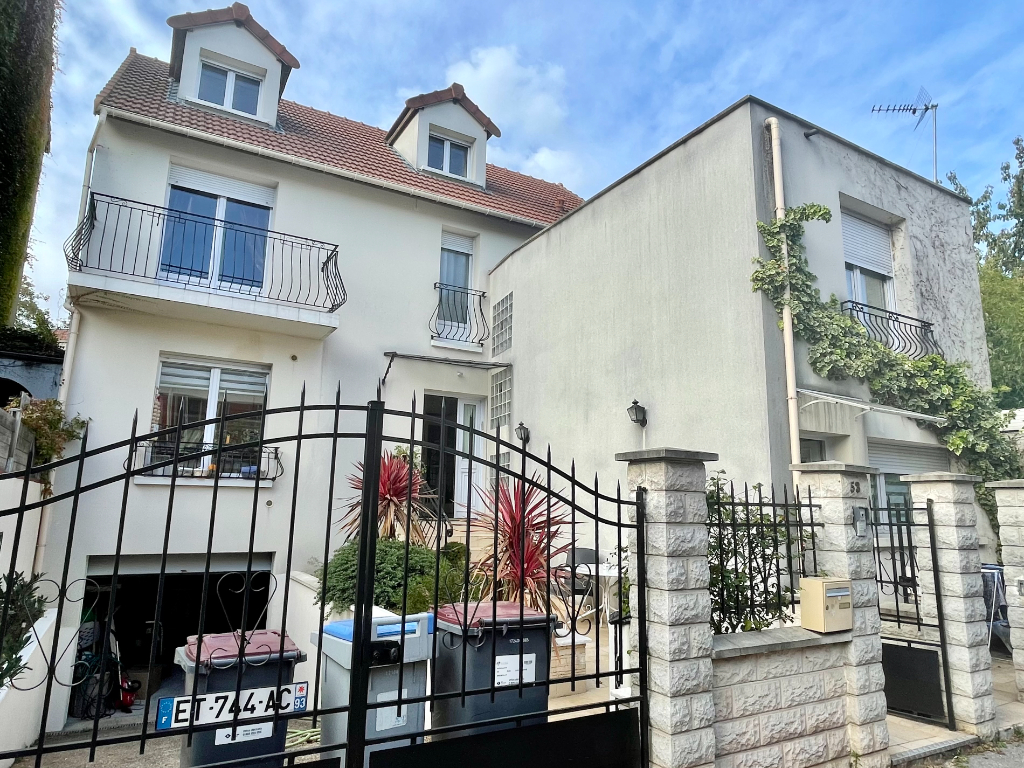 Maison  6 pièces 245 m2