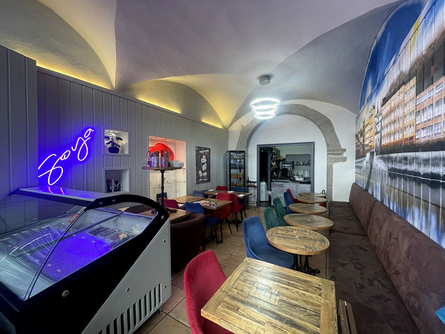 Photo VENTE FOND DE COMMERCE CREPERIE VIEUX LYON 69 image 2/4