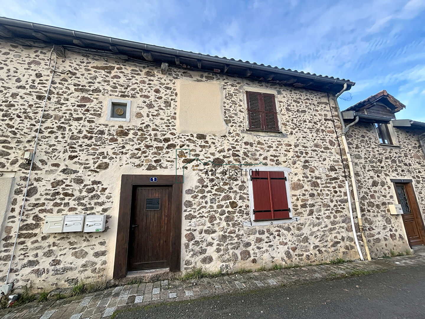 Joli studio meublé dans le bourg de Panazol.