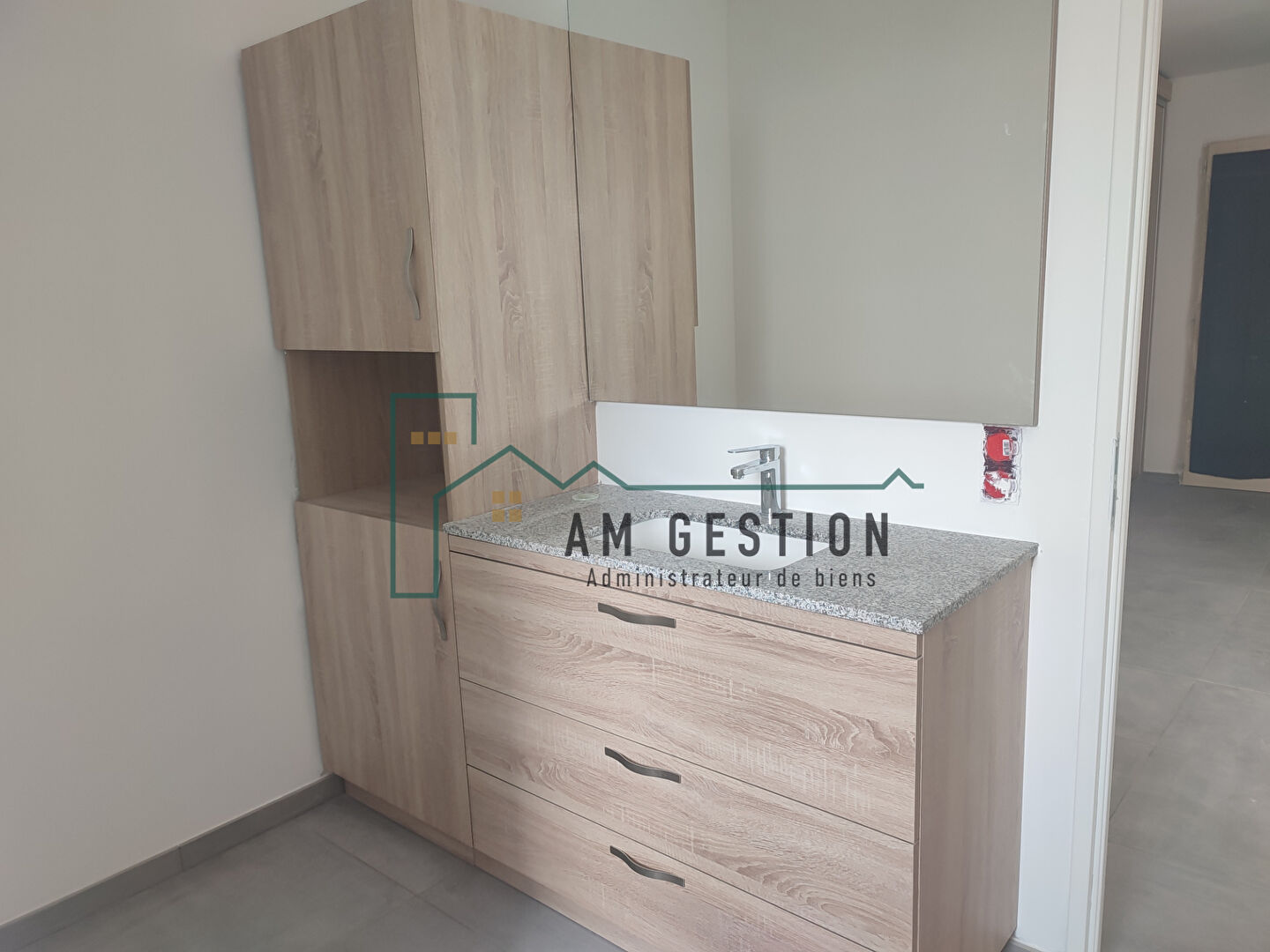 Photo Maison récente MEUBLEE Saint Laurent Sur Gorre T4 100 m2 image 5/6