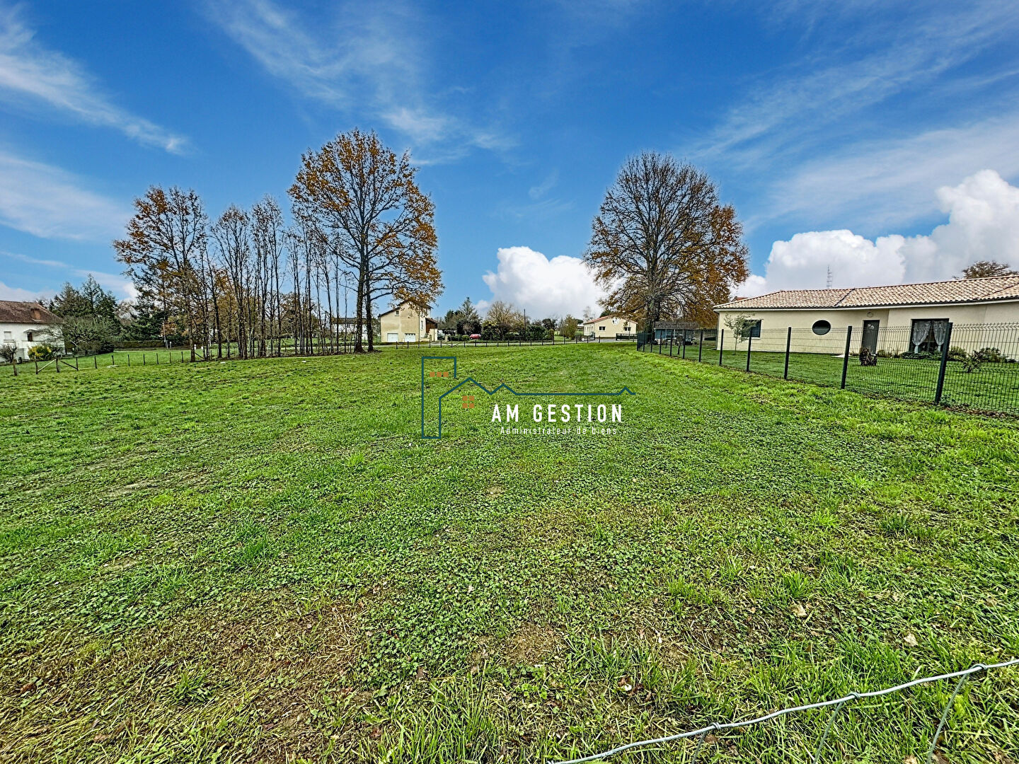 Terrain Saint Junien 1907 m2