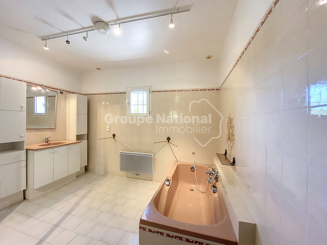Photo CARNOULES : maison de 6 pièces (189 m²) à vendre image 6/6
