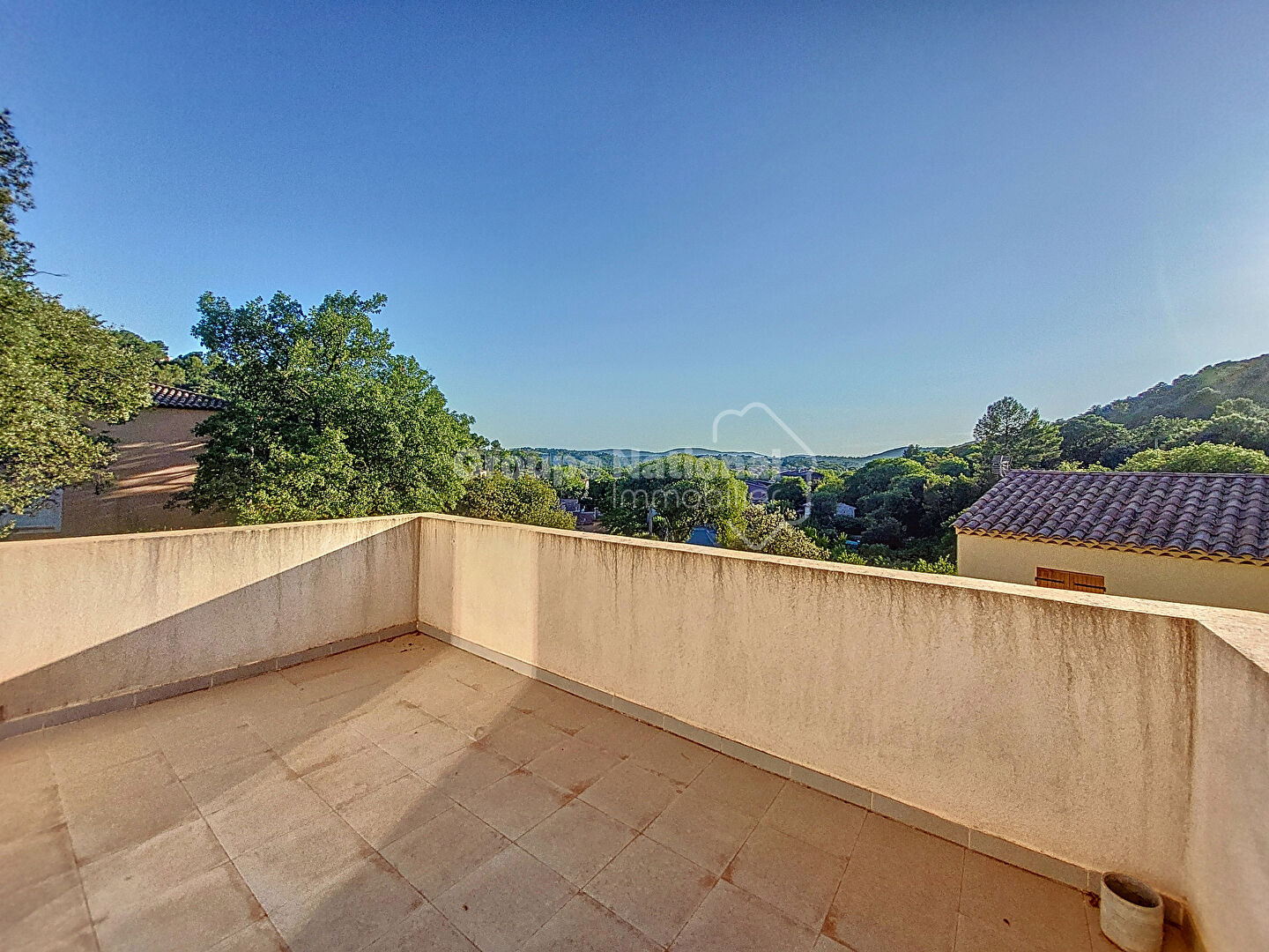 Photo Villa T4 avec appartement T2 à vendre - Flassans-sur-Issole - Référence 1127 image 3/6