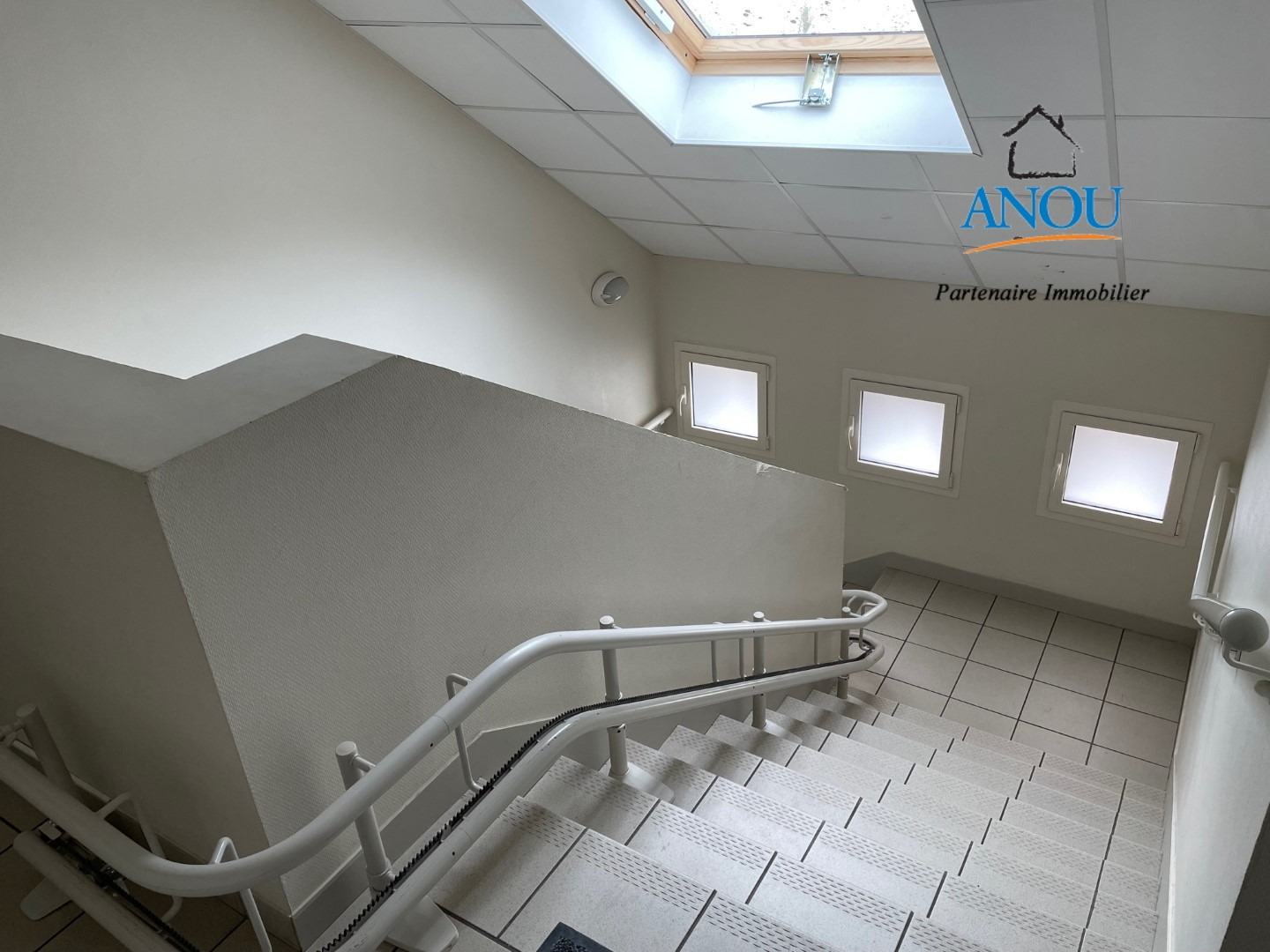 Photo BROU CENTRE VILLE - APPARTEMENT 5 CHAMBRES  AVEC BOX PRIVÉ ET PARKING image 5/6