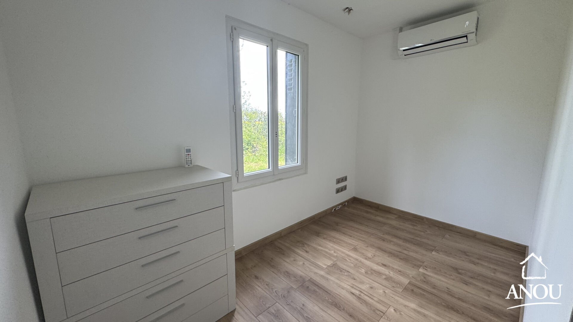 Photo TRANQUILLITÉ : MAISON AVEC GRENIER AMÉNAGEABLE SUR 2089 M² image 5/6