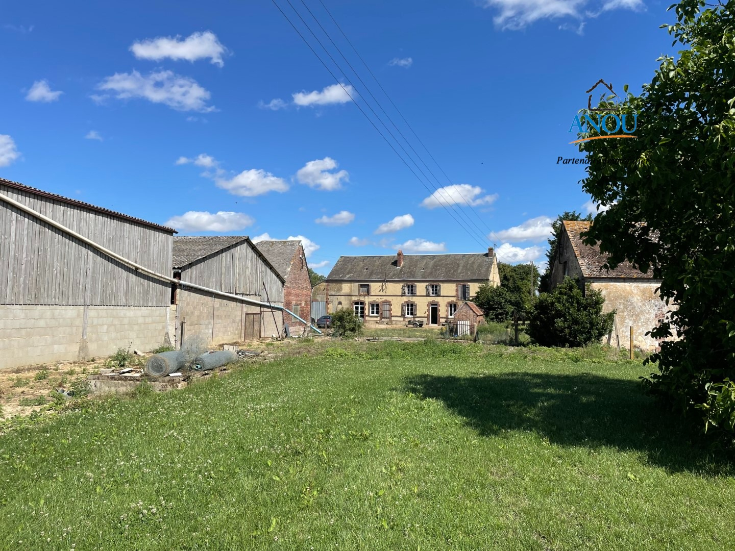 Photo 1h15 de PARIS - 5 MN de BROU - CORPS DE FERME SUR 2,5 HECTARES image 2/6