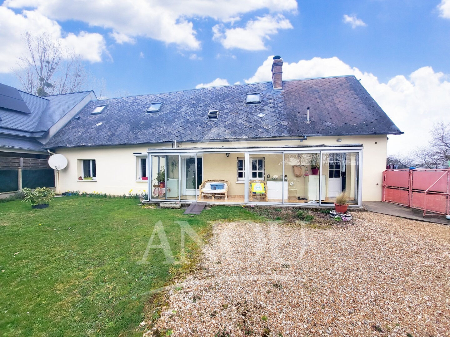 MAISON AU CALME AVEC VUE DÉGAGÉE SUR LA CAMPAGNE 10 MN BROU