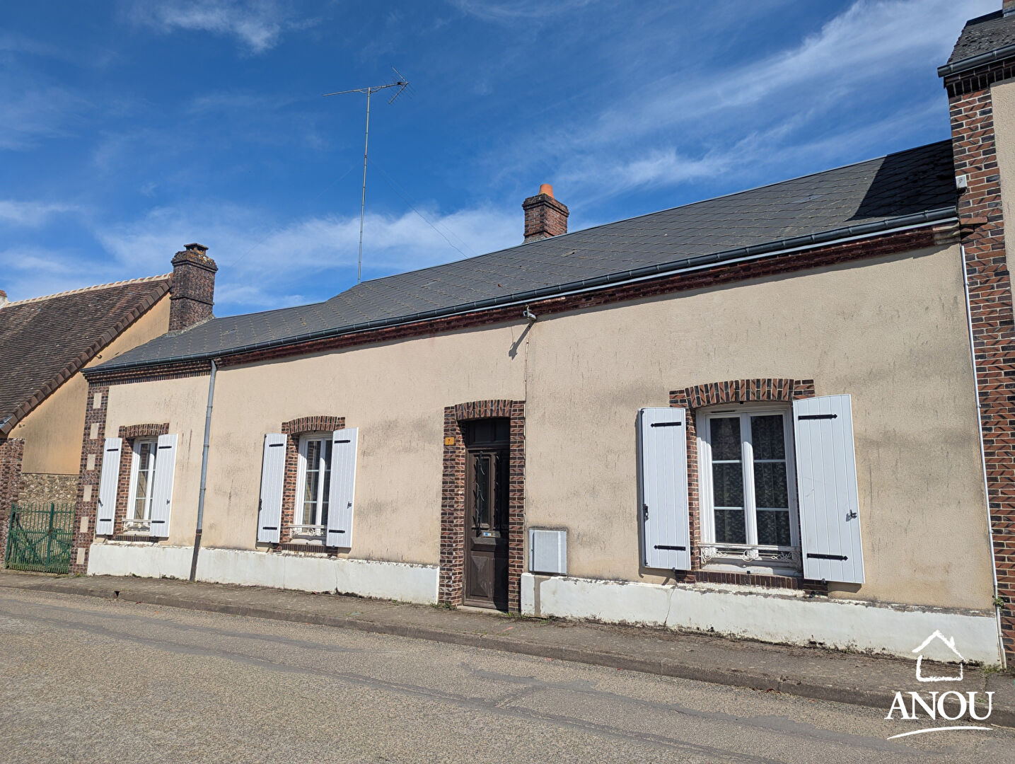 MAISON AVEC VERGER, PUITS, ATELIER ET BEAU TERRAIN CLOS
