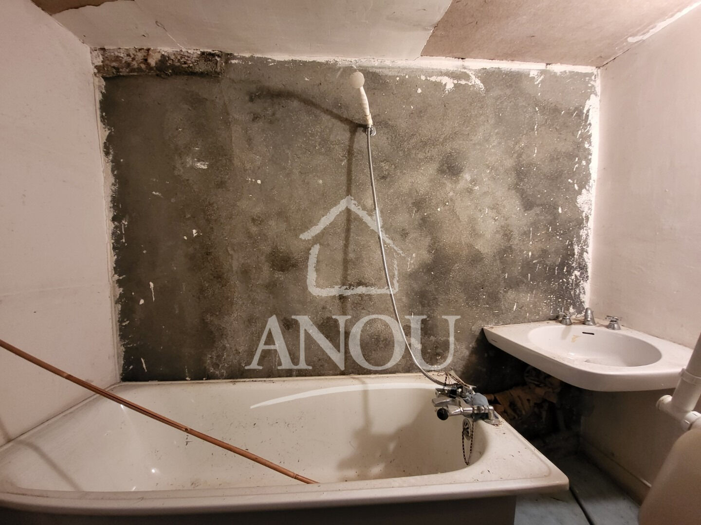 Photo MAISON DE PAYS À RENOVER  DANS VILLAGE AVEC COMMERCES image 5/6