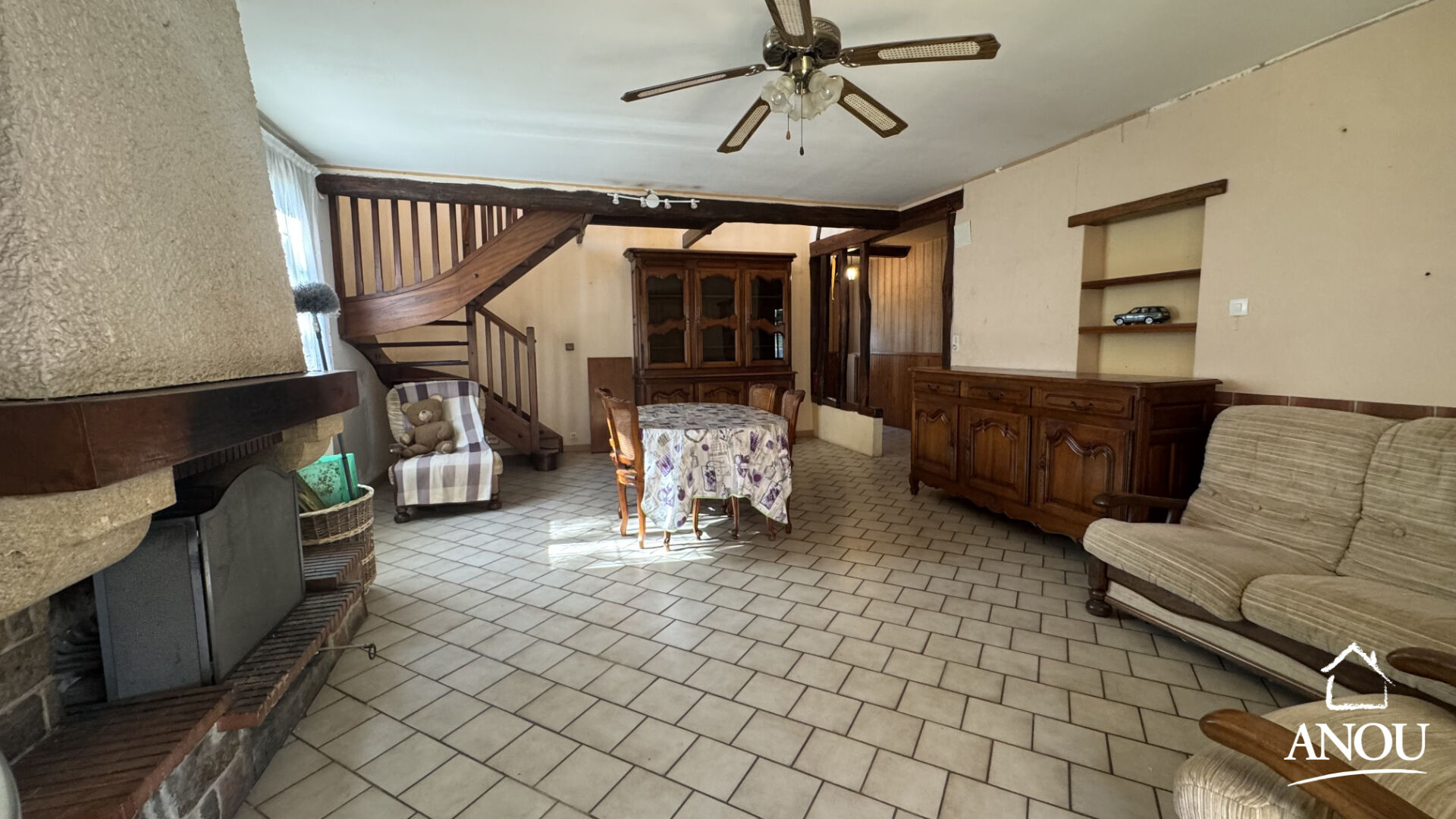 Photo 1h20 de PARIS - MAISON 5 CHAMBRES, DEPENDANCES et GRAND TERRAIN image 2/6