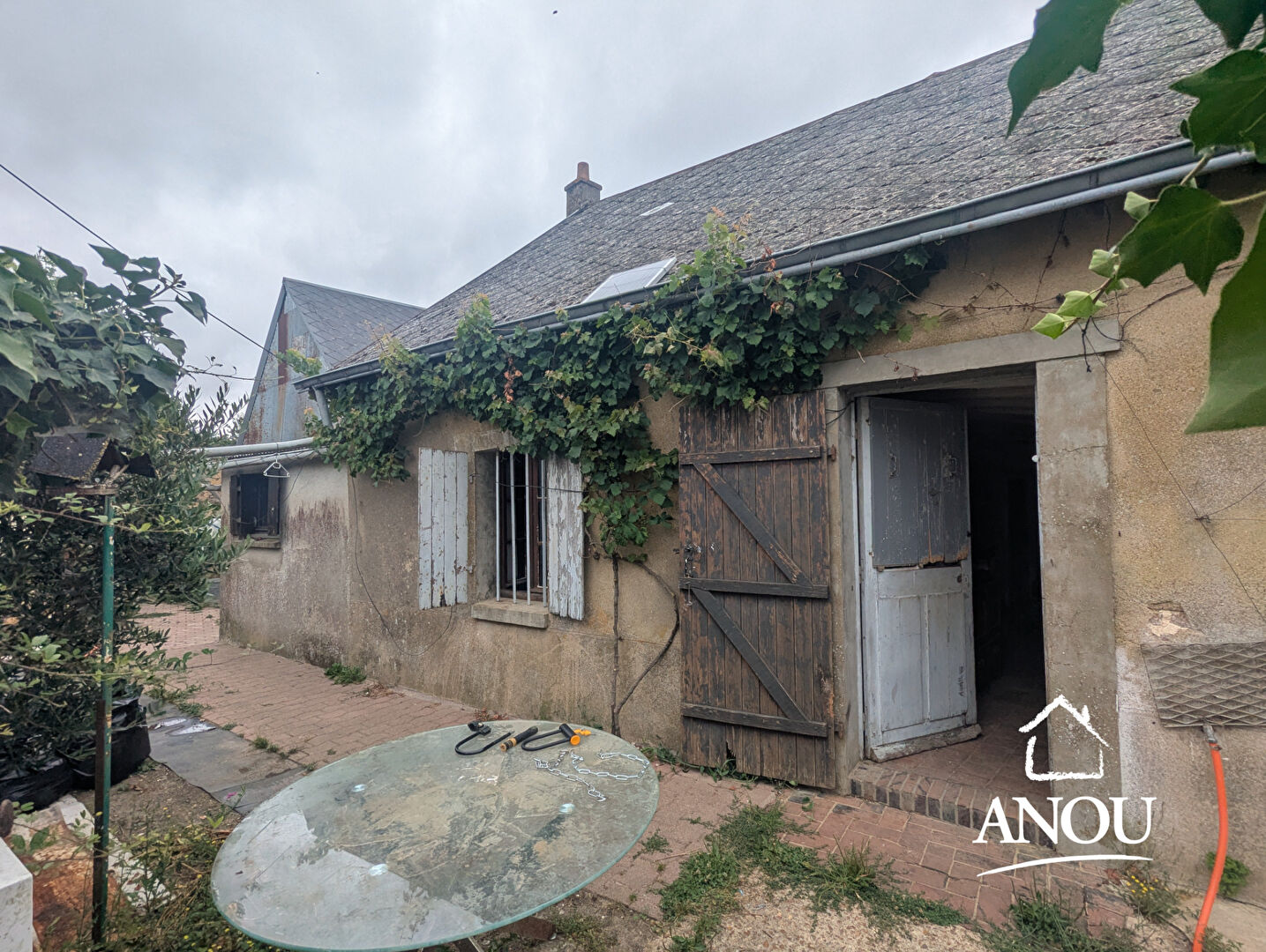 MAISON À RÉNOVER SANS VIS-À-VIS DANS UN ENVIRONNEMENT CALME 10 MN BROU