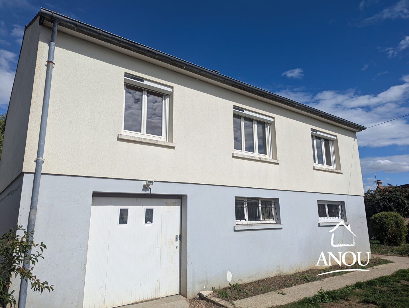 PAVILLON FAMILIAL 3 CHAMBRES  - ÉCOLES ET COMMERCES À PIED