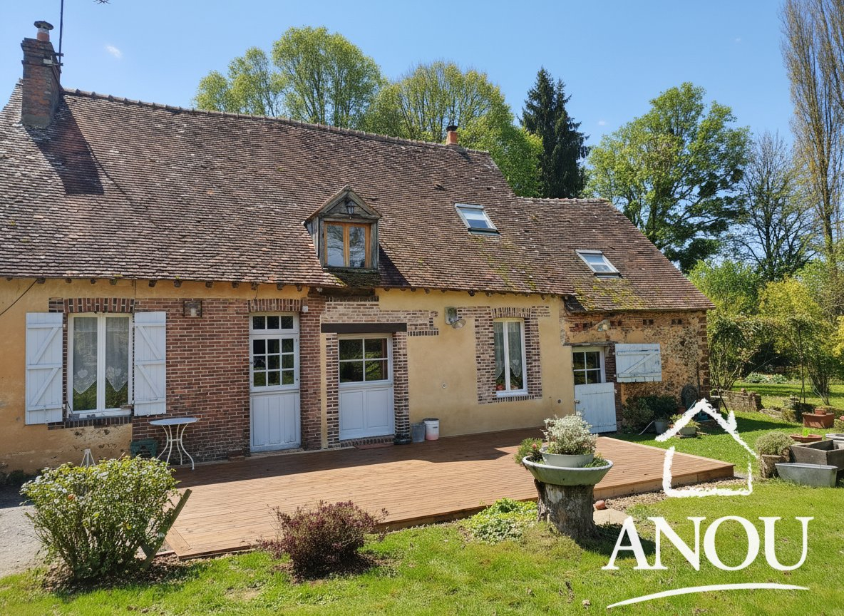 LONGERE - 3200 M2 DE TERRAIN !