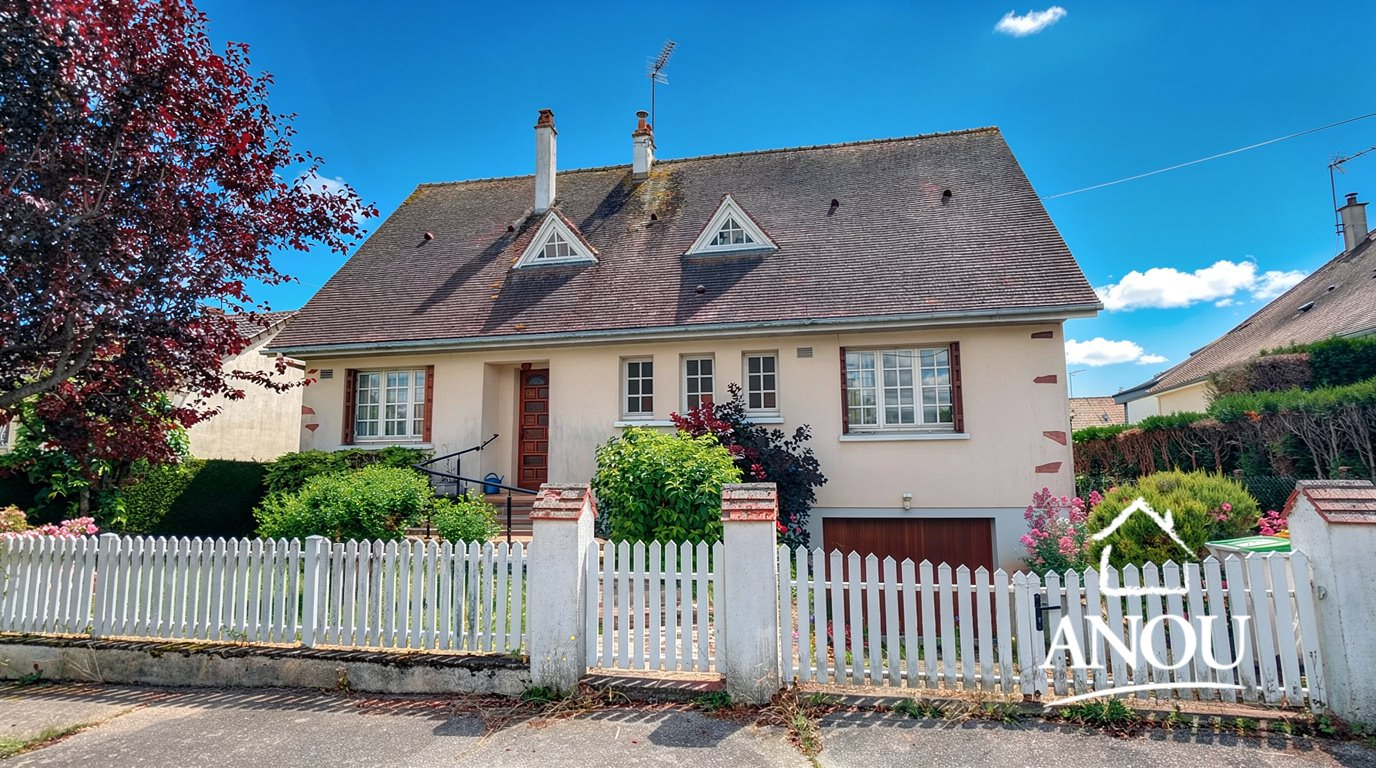 MAISON FAMILIALE DE 5 CHAMBRES PROCHE DES COMMODITÉS