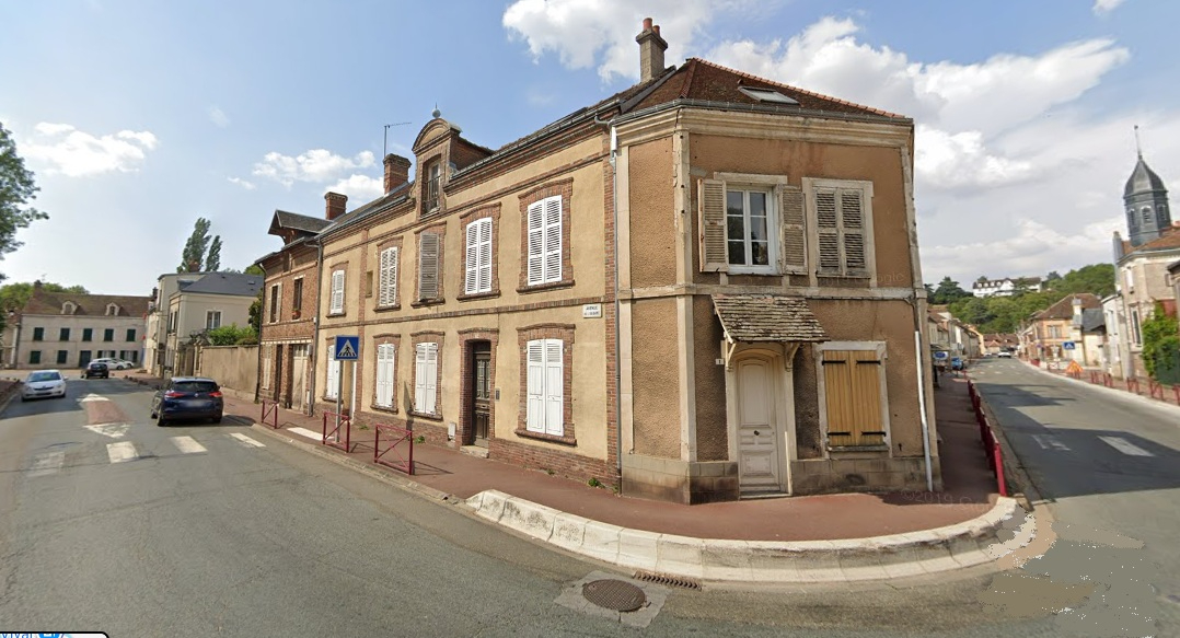 Duplex vendu loué de 2 pièces de 22 m² avec cour privative !