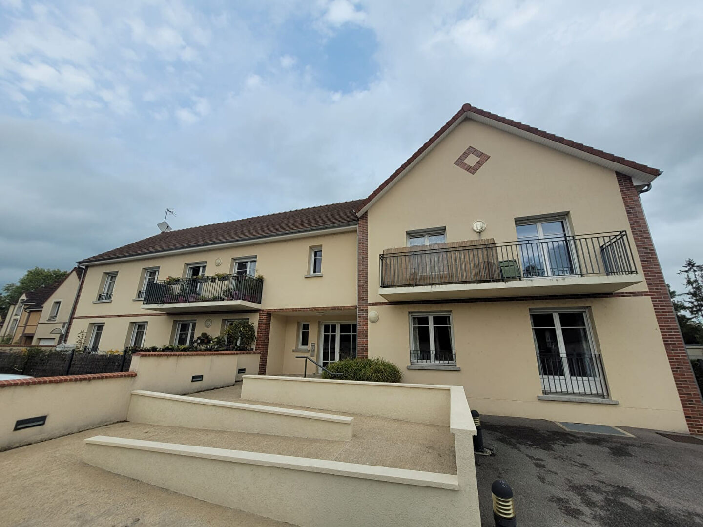 PIERRES T2 58 m² AVEC JARDIN PRIVATIF