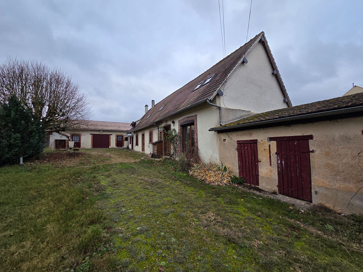 Photo Longère à rénover, dépendances. image 2/6