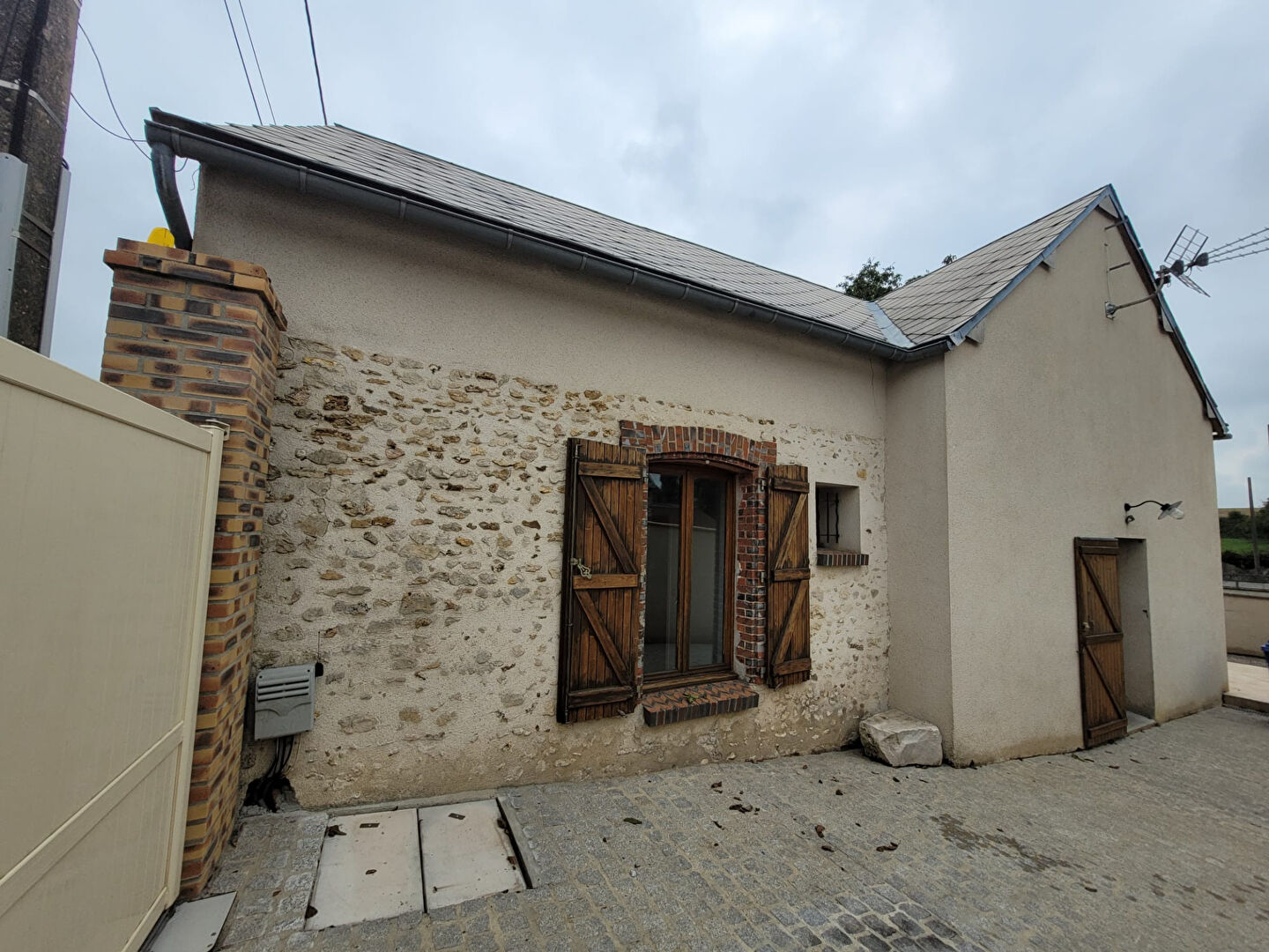 Photo Maison Ecrosnes 4 pièces 79.20 m² image 1/6