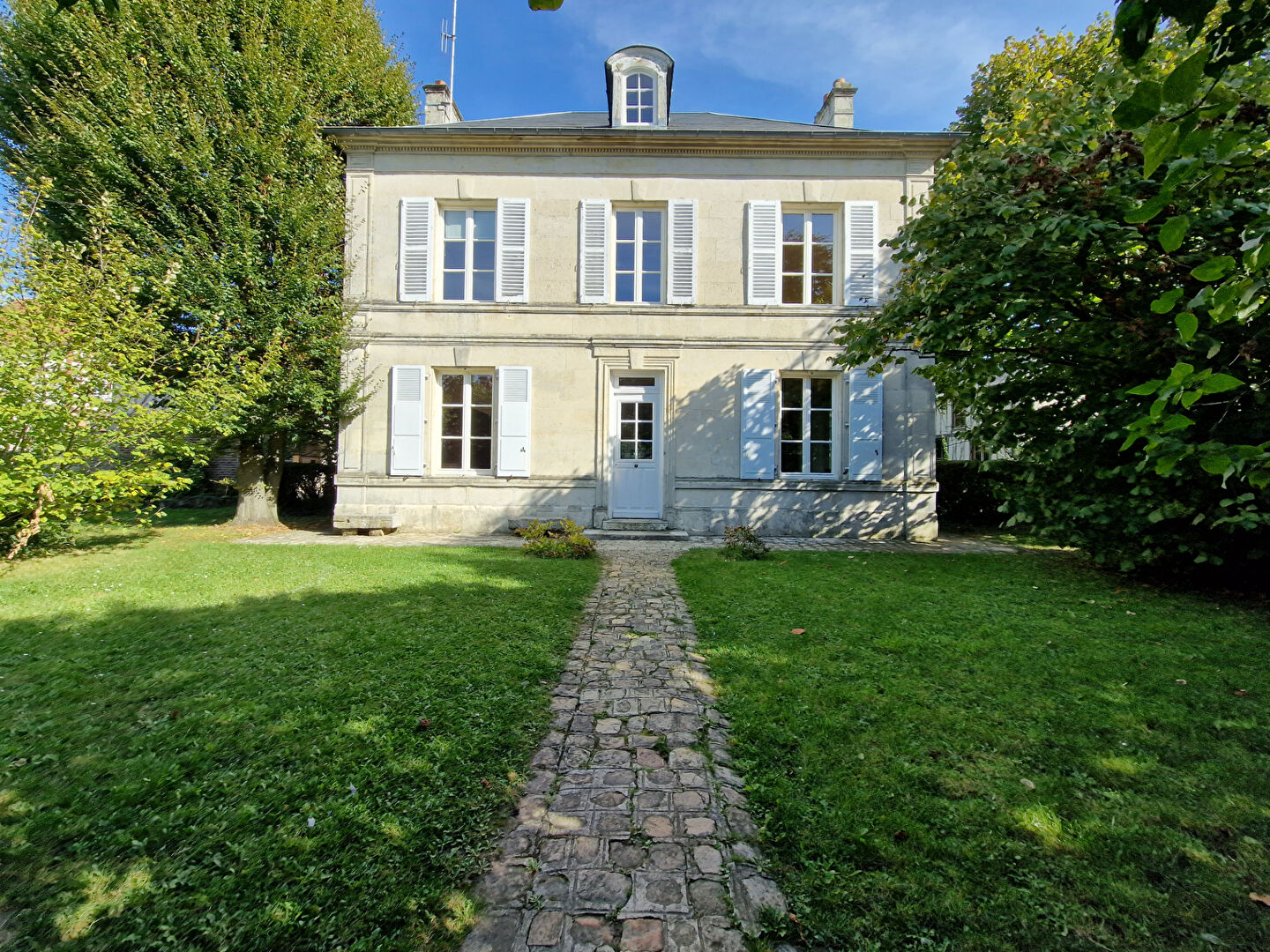Maison Crepy En Valois 8 pièce(s) 175 m2