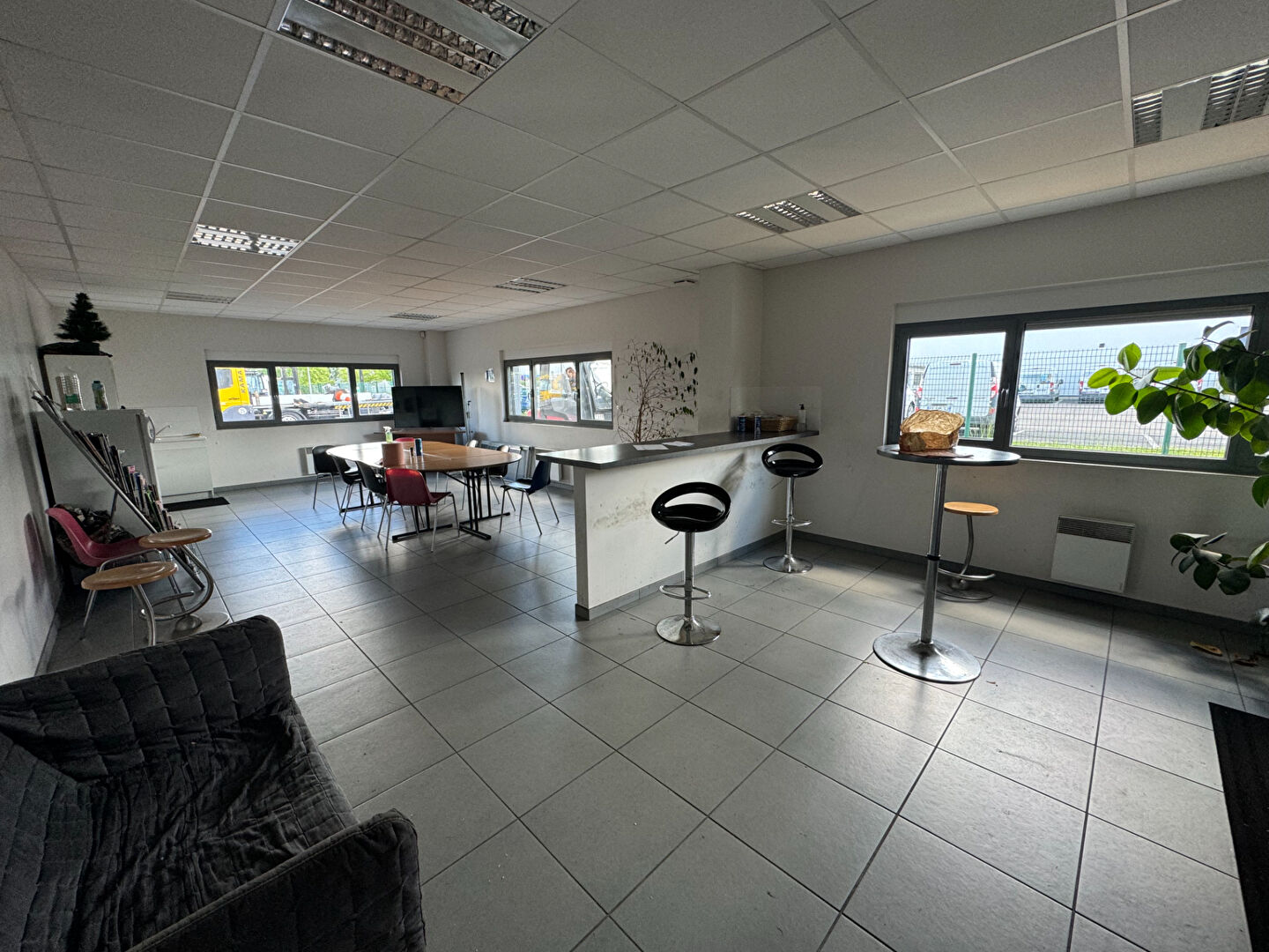 Photo Entrepôt / local industriel Le Meux 2929 m2 image 4/6