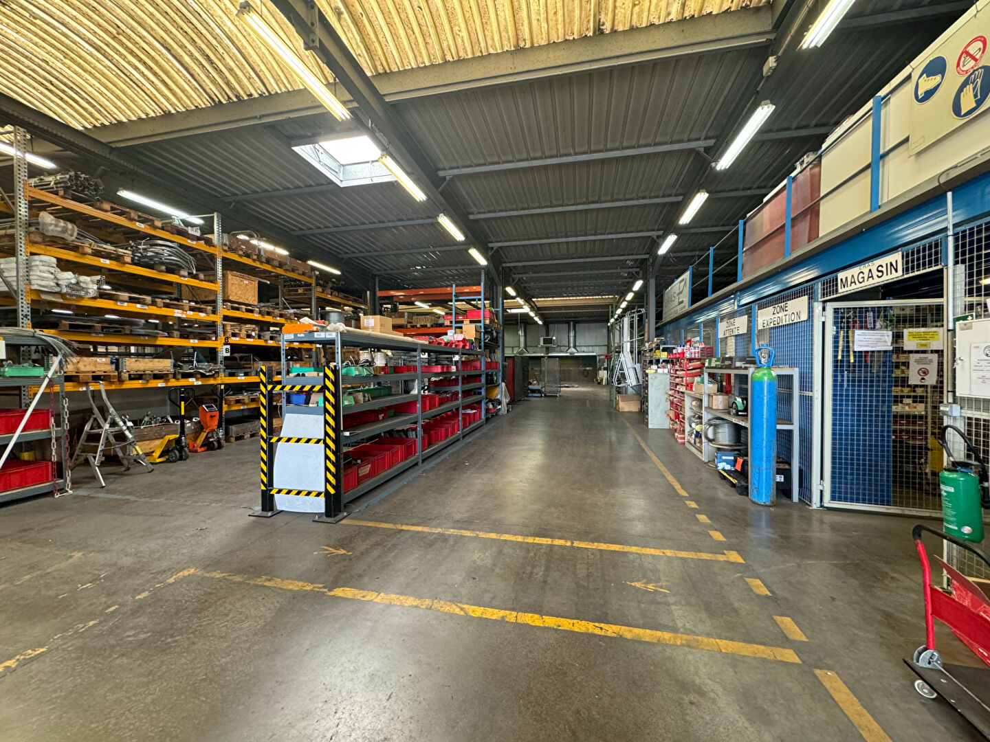 Photo Entrepôt / local industriel Le Meux 2929 m2 image 6/6
