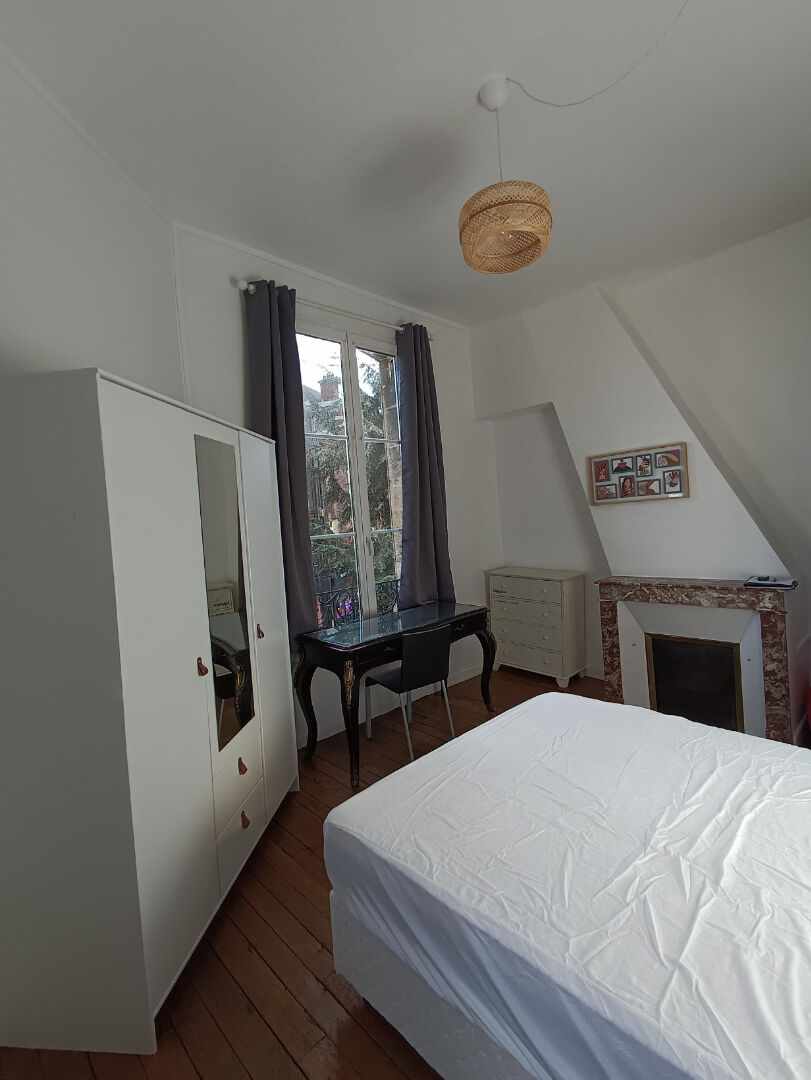 Photo COMPIEGNE CENTRE VILLE  chambre meublée  en colocation image 2/6