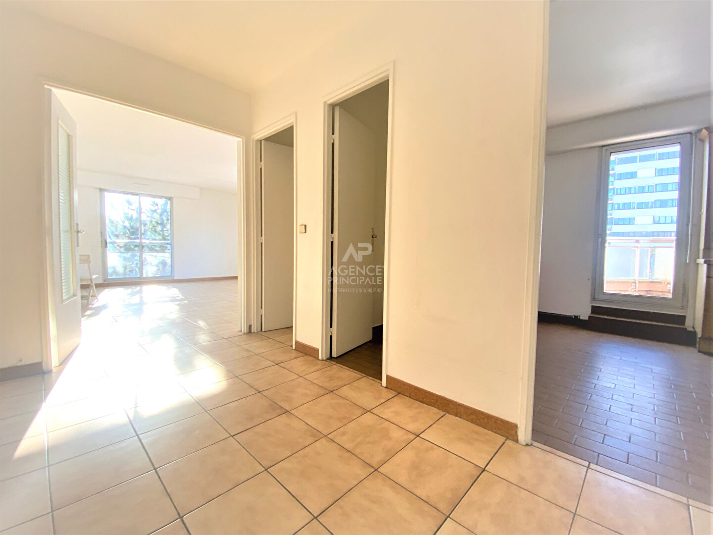 Photo Appartement Nanterre  proche place de la Boule 3 pièce(s) 84 m2 image 2/6