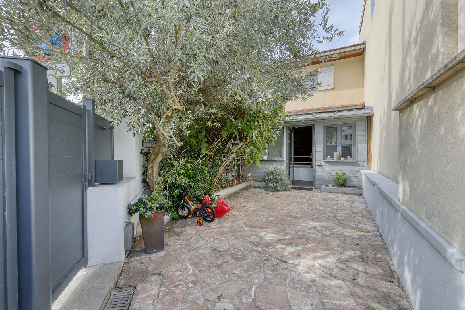 Photo Maison Nanterre Mont-Valérien, 7 pièces 145 m2 image 1/6