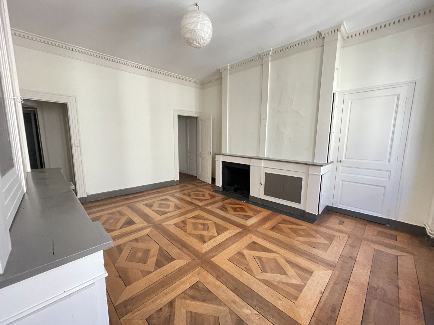 Photo A VENDRE - Appartement de 186m² - Type 6 - LYON 2 - QUARTIER AINAY, image 2/6