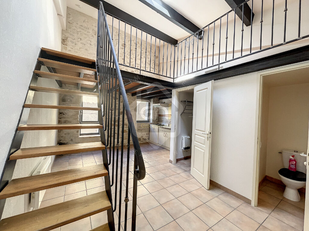 Photo Studio + mezzanine - garage image 3/4