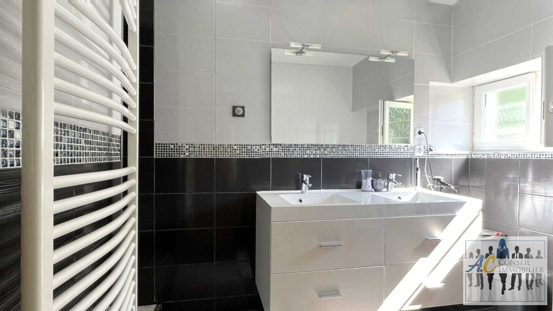 Photo Maison avec grande dépendance et grand terrain image 6/6