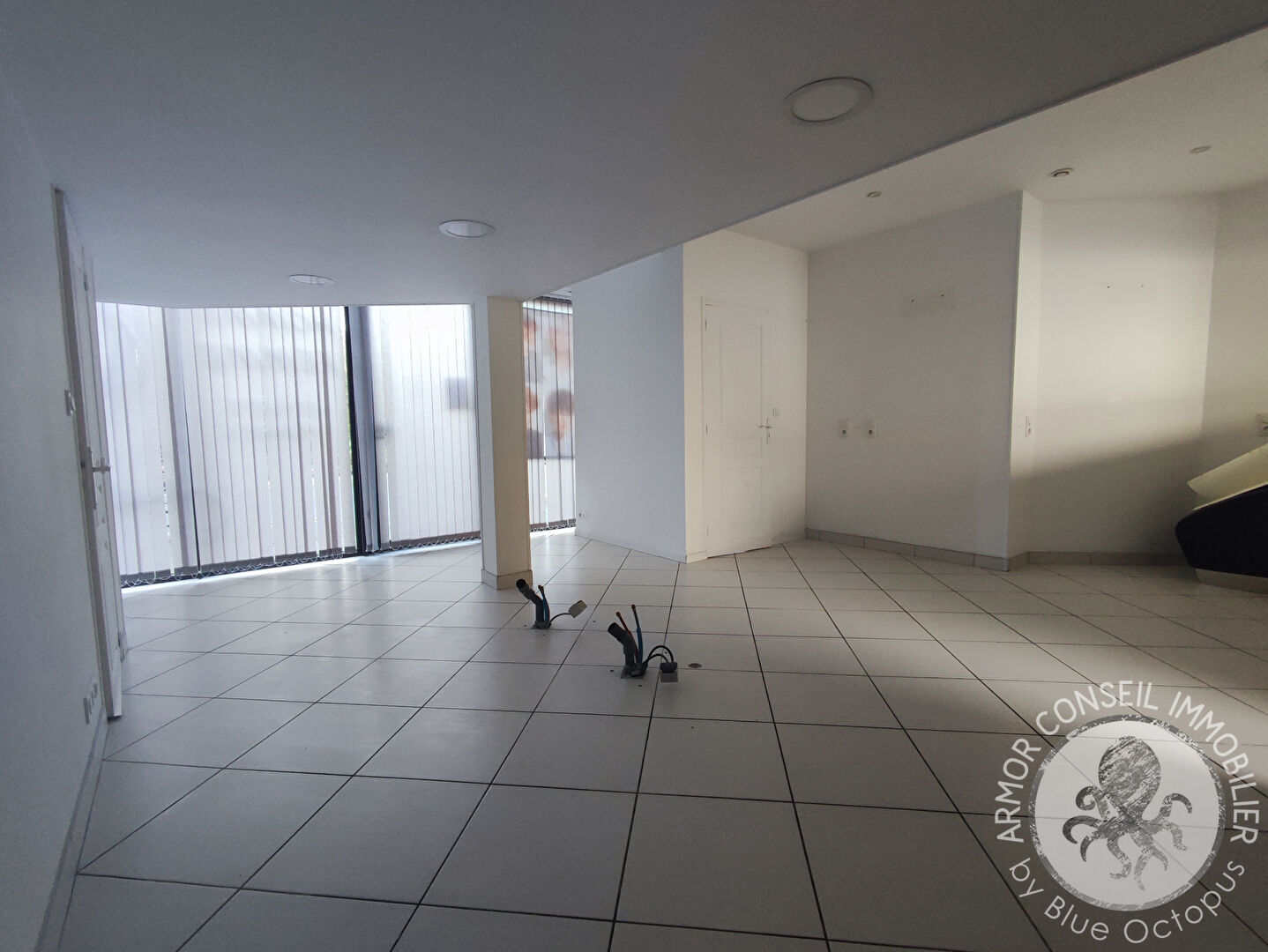 Photo A  LOUER LOCAL COMMERCIAL à MATIGNON image 2/6