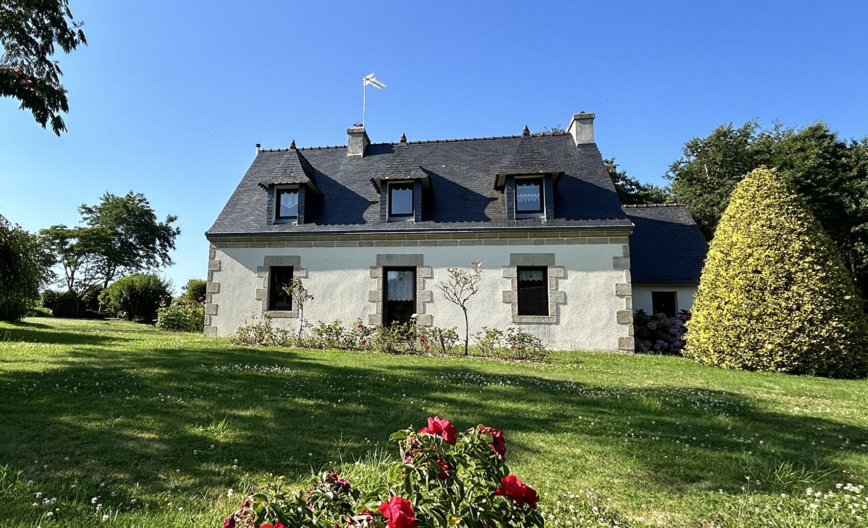 Photo GOUESNACH - Maison T5 (123 m2) avec jardin paysagé à vendre image 1/6