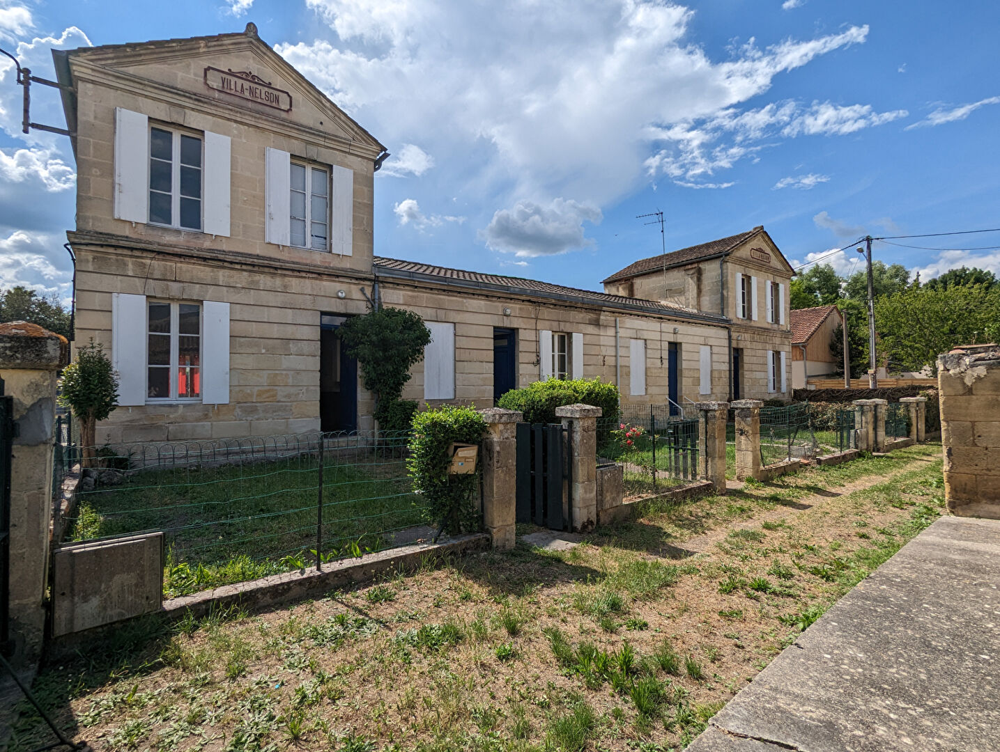 ENSEMBLE IMMOBILIER PROCHE LIBOURNE