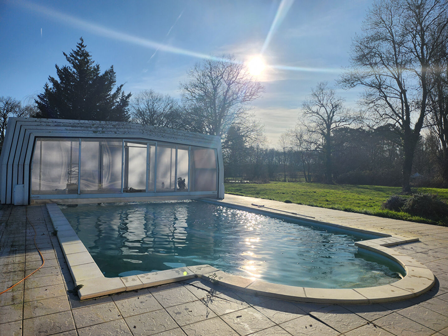 MAISON DE PLAIN-PIED 3 CHAMBRES, PISCINE, 4109 M2 DE JARDIN