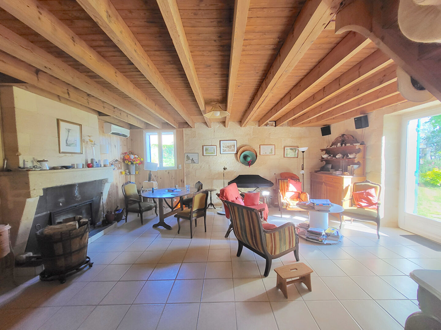 A VENDRE MAISON EN PIERRE AVEC DEPENDANCE VUE IMPRENABLE SUR LA